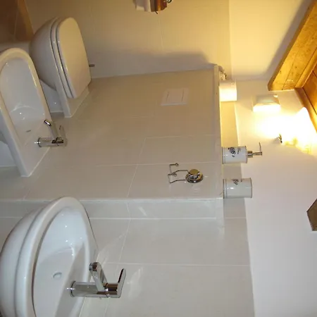Quercia - Sbo100 By Interhome Savona
